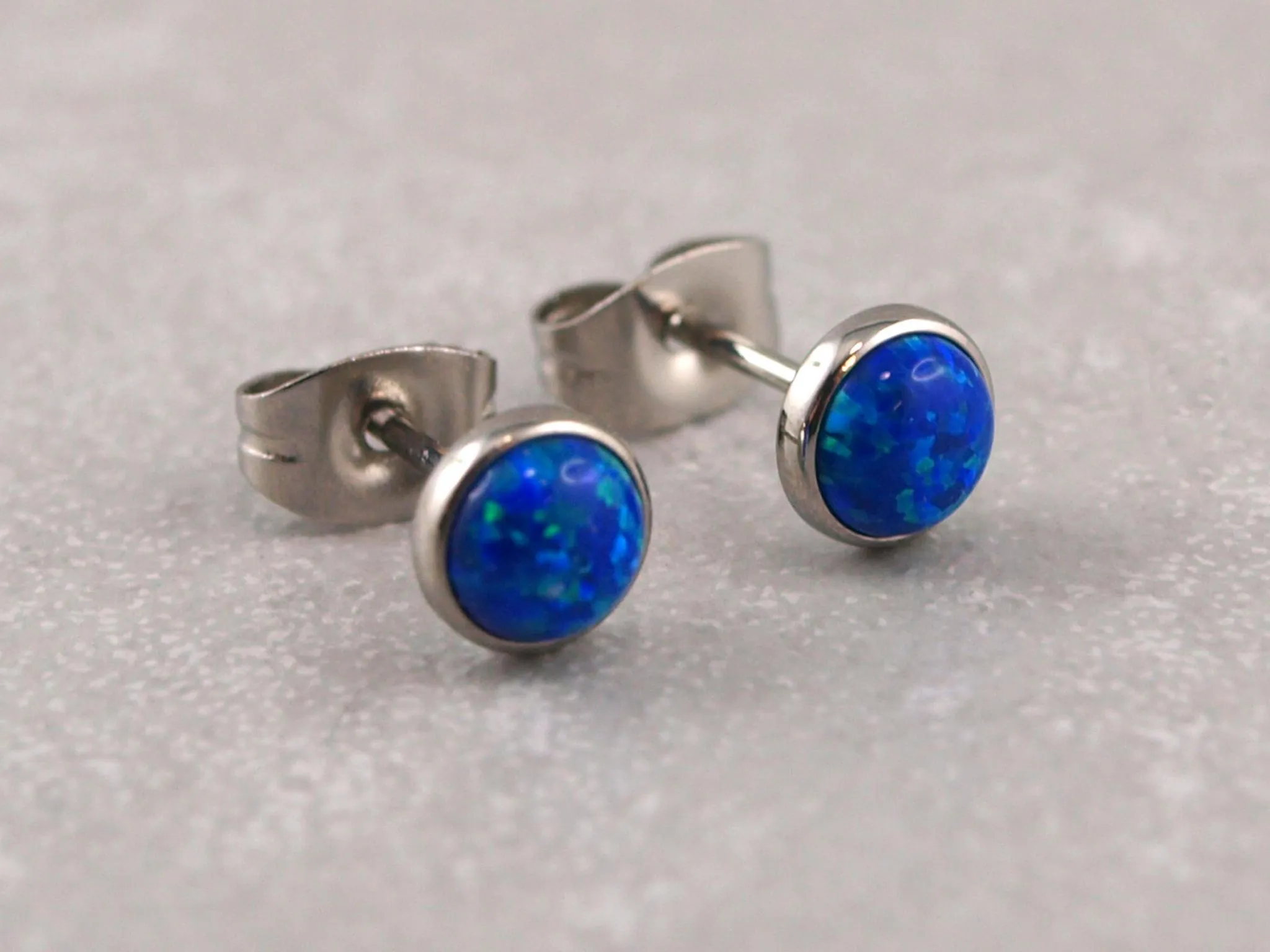 Chirurgenstahl Ohrringe mit Opal-Optik – Bild 2