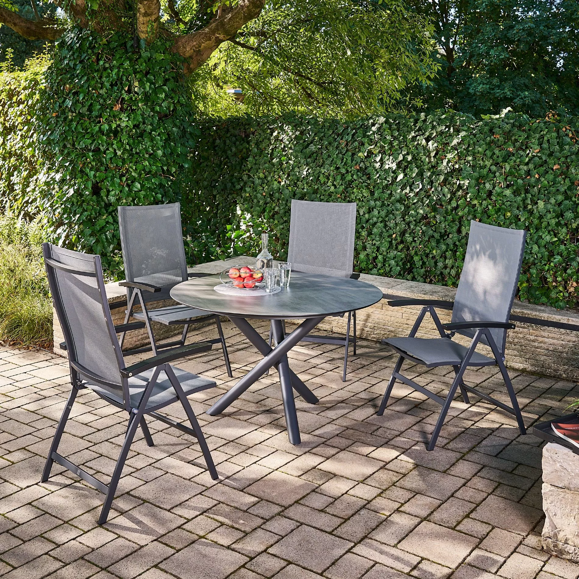 CASA DOMA Mineo/Perano Gartenmöbel-Set mit Klappsessel anthrazit/Sunproof® und Tisch HPL, 5-teilig