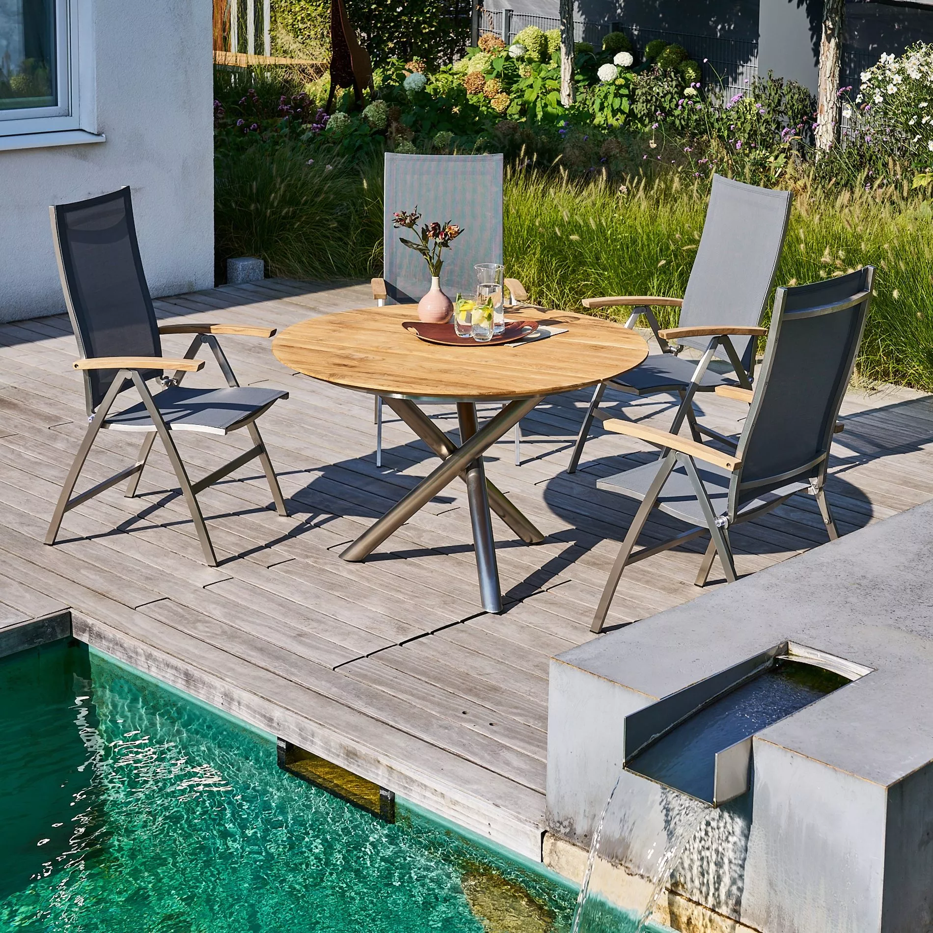 CASA DOMA Mineo/Perano Gartenmöbel-Set mit Klappsessel Sunproof® und Tisch Teak, 5-teilig